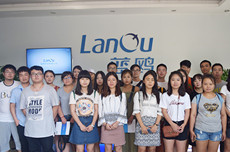 答辯在藍(lán)鷗，大二學(xué)子揮灑精彩